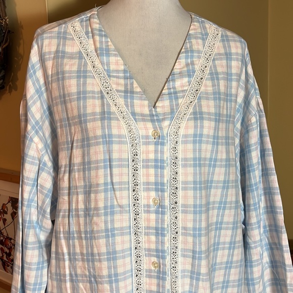 Vintage 90s TALBOTS INTIMATES Size XL VNeck Plaid Flannel Lace Embroidery
Sweet - Picture 3 of 16